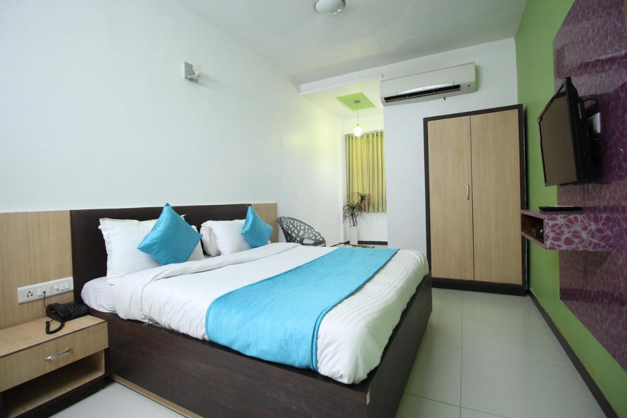Hotel Hillton Gandhinagar Extérieur photo